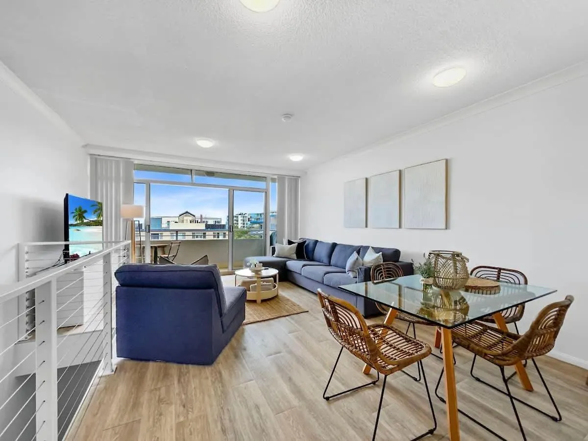 Views By Day Waves At Night Apartamento Caloundra